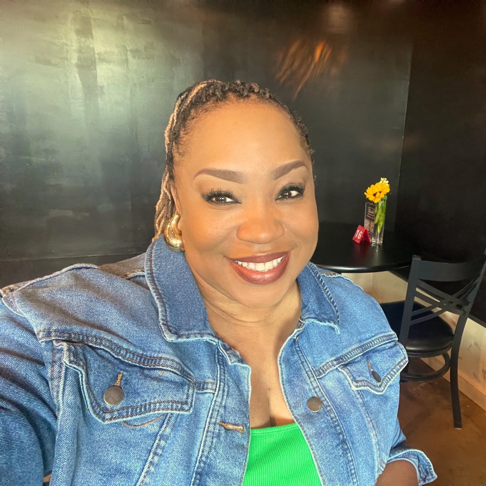 Meet your Posher, Crystal